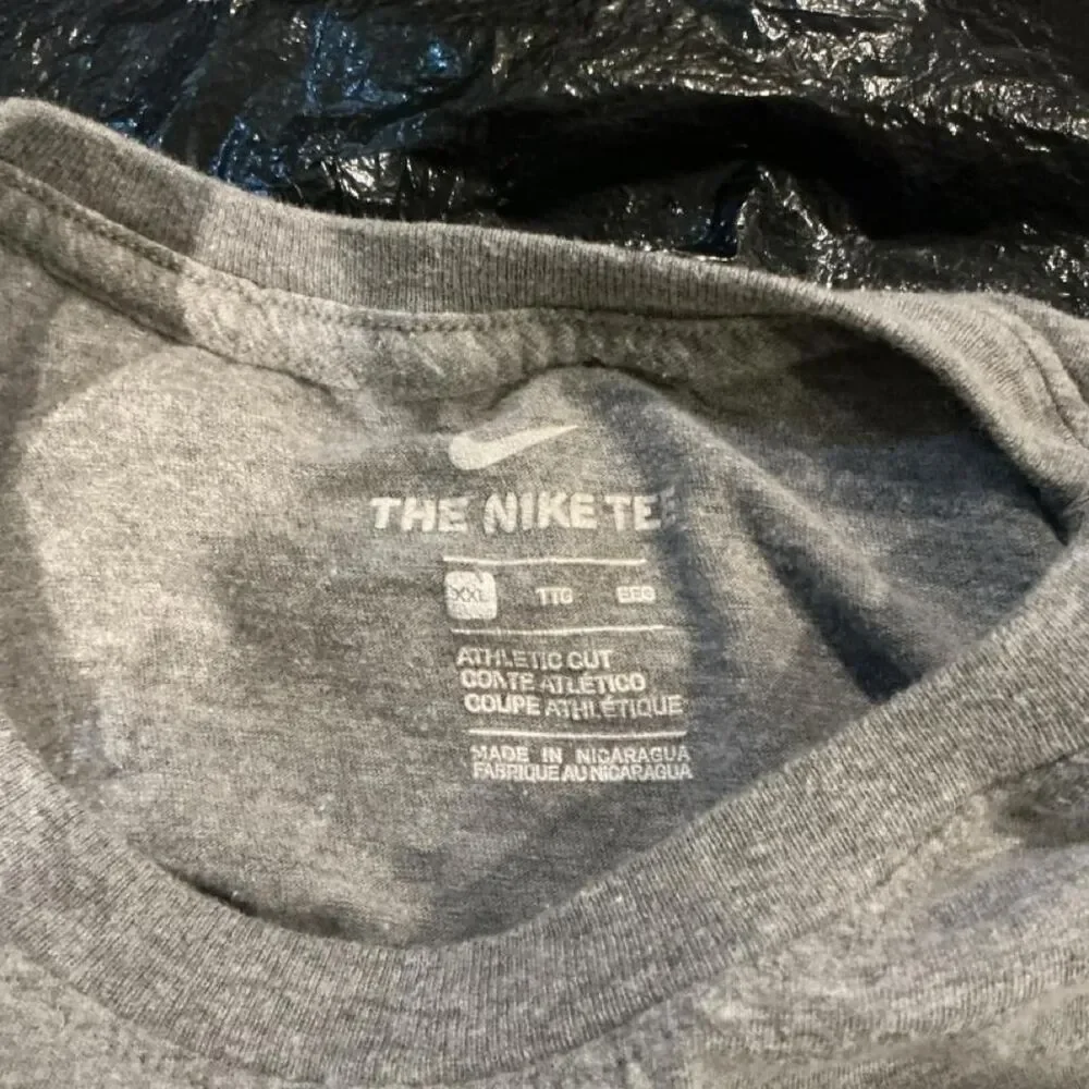 Nike Men's Grey T-shirt